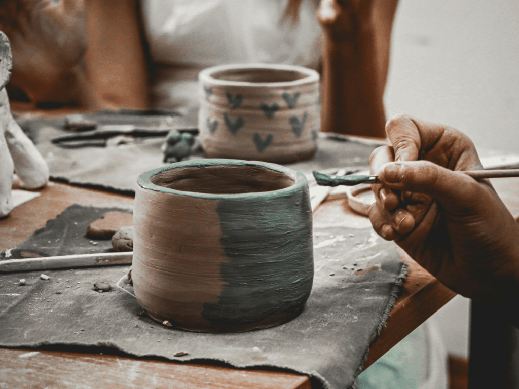 Tallers fets a mà amb materials sostenibles